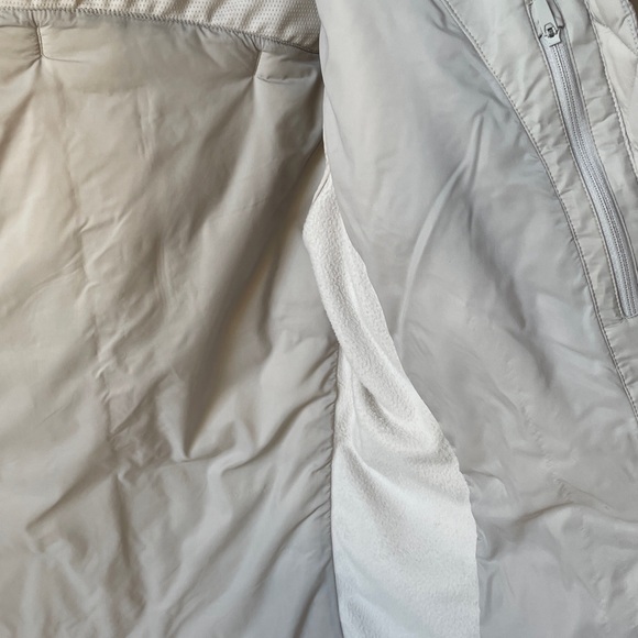 Athleta Women's Light Beige Quilted Puffer Jacket Primaloft - Picture 9 of 11